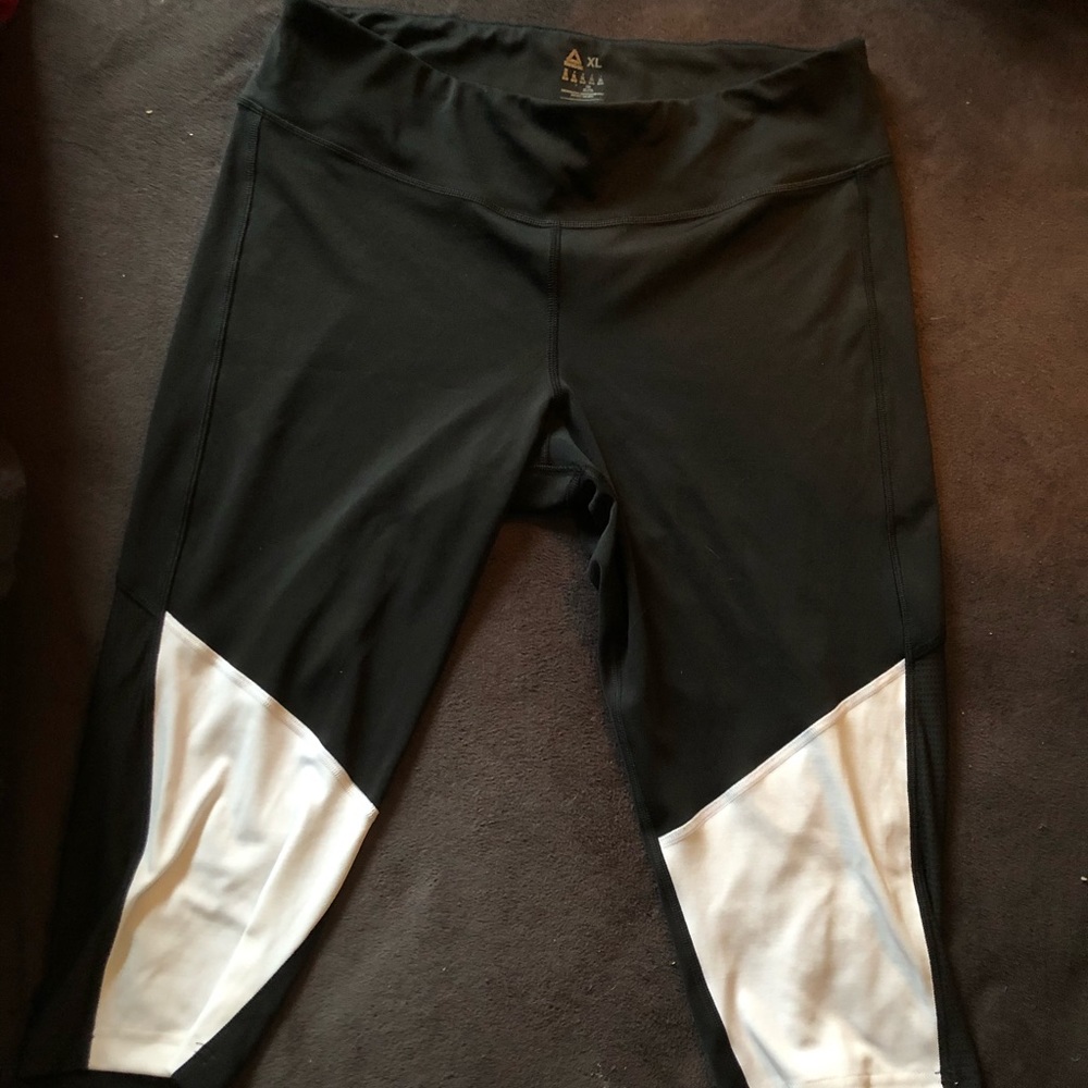 Reebok athletic three-quarter leggings